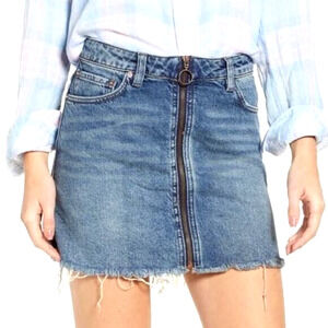 WE THE FREE Front Zip Mini Distressed Fray Hem Denim Jean Skirt Sz 26